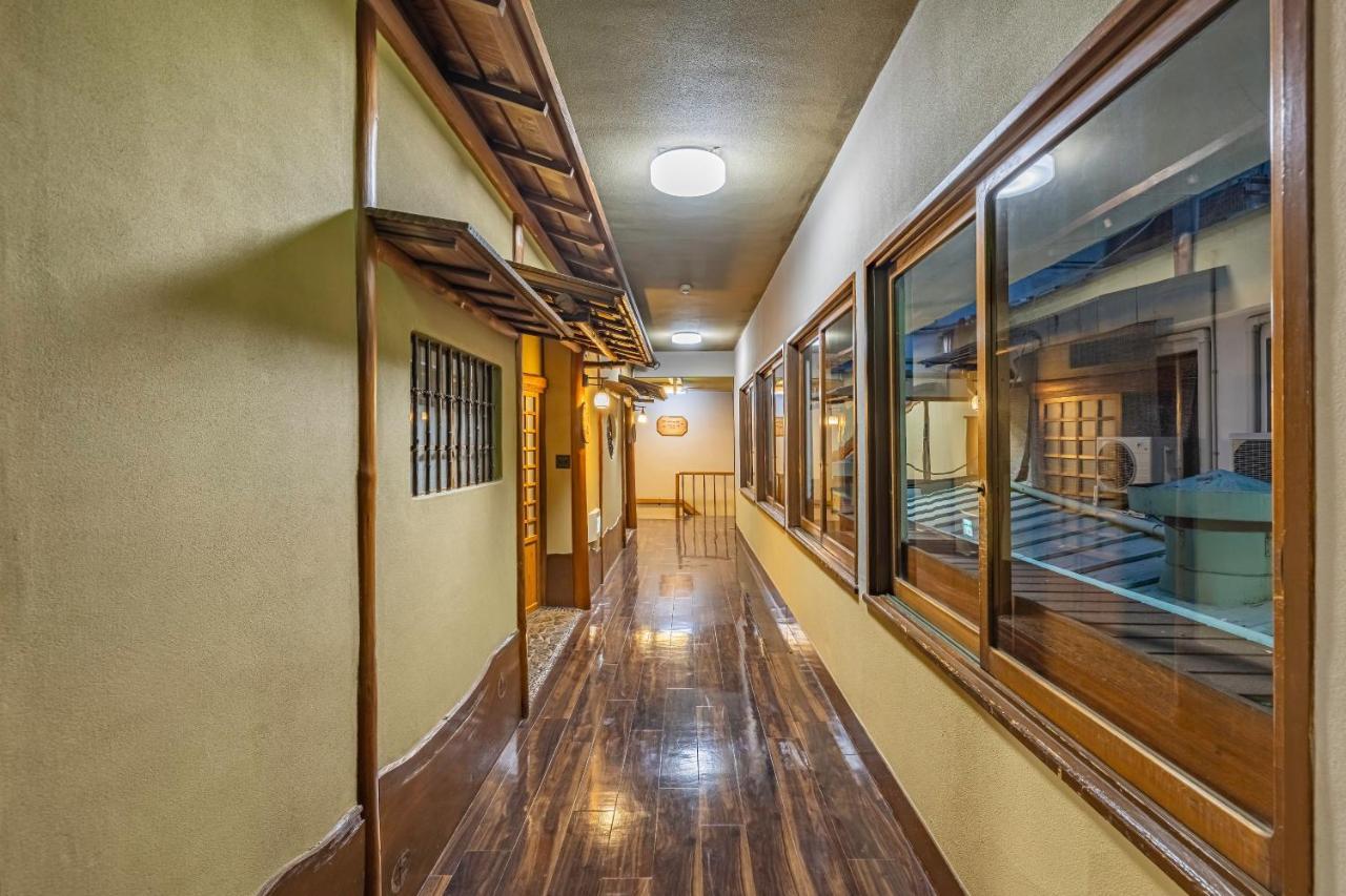 Japanese-Style Twin Room with Shared Bathroom
