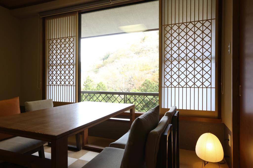 Chambre Lits Jumeaux Supérieure avec Salle d'Eau - Hébergement Uniquement/Sans Repas