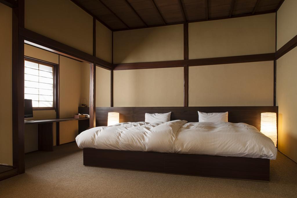 Chambre Deluxe avec Bain de Source Chaude Intérieur « Kozue »