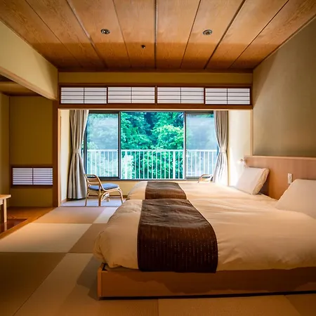 Hakone Pax Yoshino-3